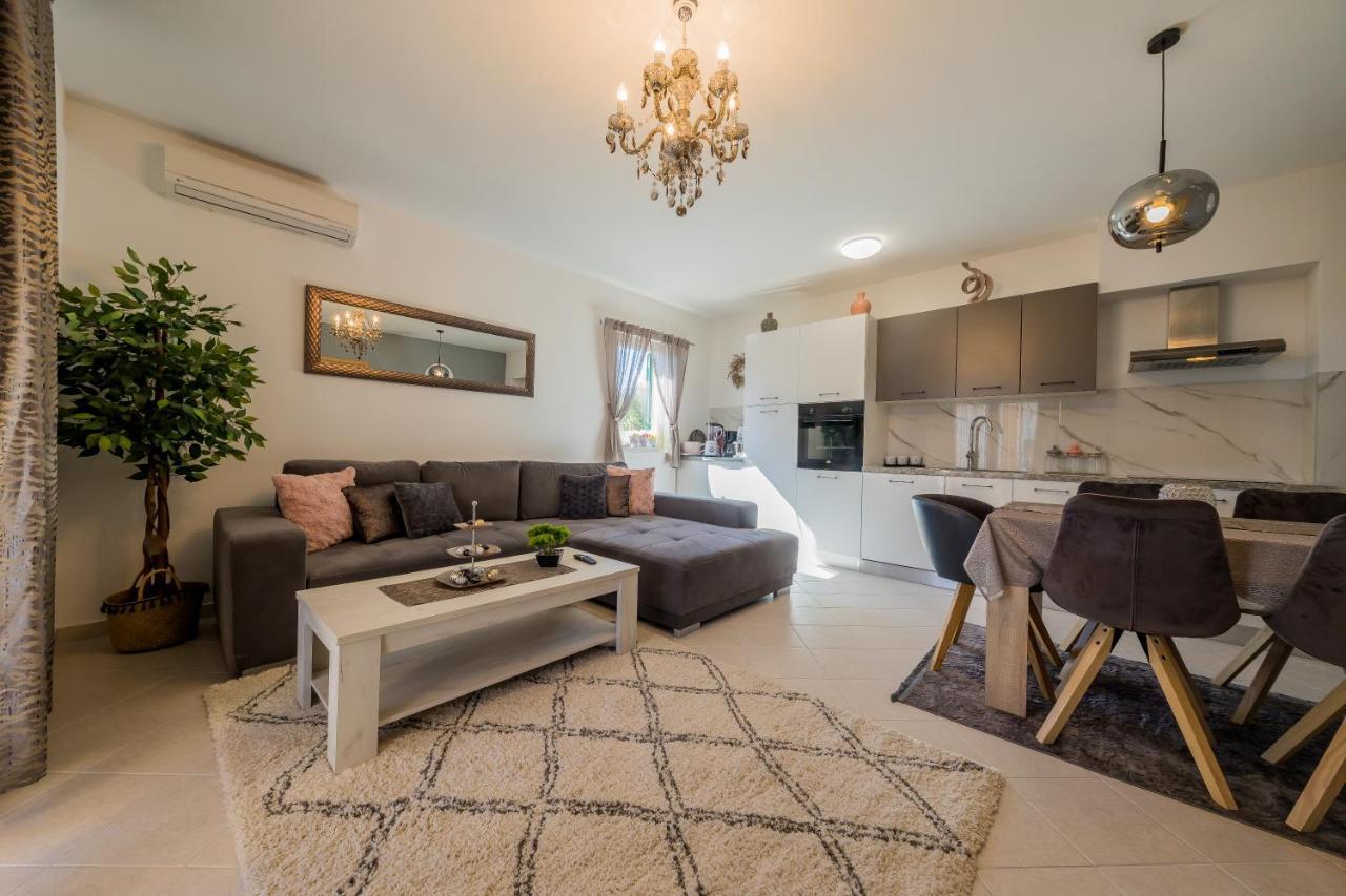 Ivana Apartment Trogir Ngoại thất bức ảnh
